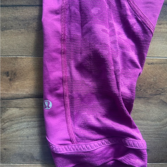 Lululemon Run For Days Cropped Leggings 4 Regal Plum Camo Trim Zipper Pocket - Picture 4 of 7